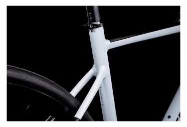Vélo De Route Cube Attain Pro Shimano Sora Gris 2022 12 Vélo De Route Cube Attain Pro Shimano Sora Gris 2022 – Image 10