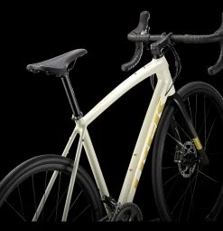 Trek Domane AL 4 Disque Shimano Tiagra 10V 700 Mm Blanc 11 Trek Domane AL 4 Disque Shimano Tiagra 10V 700 Mm Blanc -vélo boutique Velo de Route Trek Domane AL 4 Disc Shimano Tiagra 10V 700 mm Blanc 2022 1